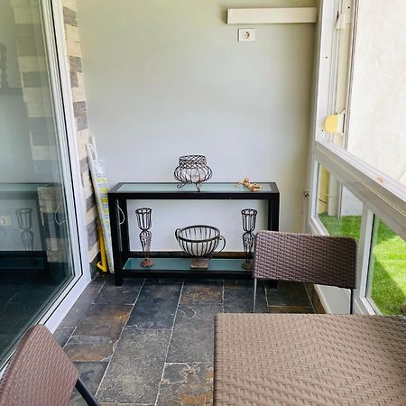 Lizards Lounge - Tanife Apartment Beim Yumbo プラヤ・デル・イングレス エクステリア 写真